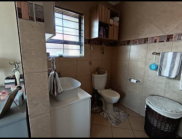 3 BEDROOM TOWNHOUSE FOR SALE IN NEW MARKET PARK